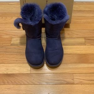 Size 7 Bailey Button UGGS EUC with box